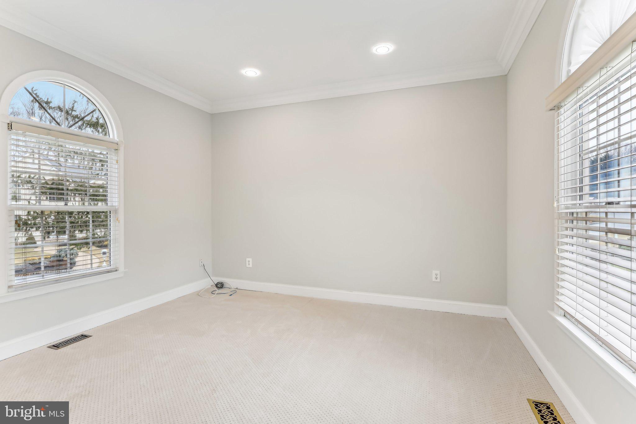 FRENCHMANS POINTE - Residential