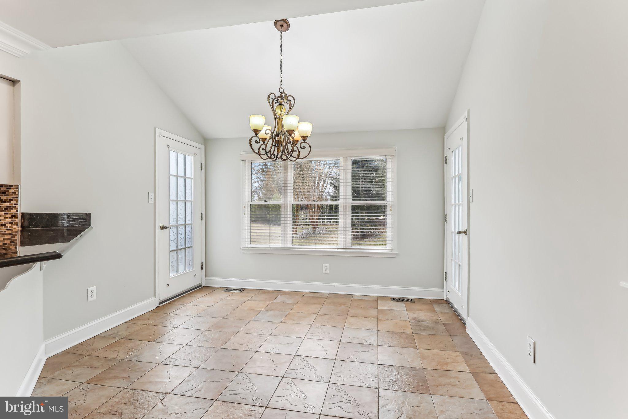 FRENCHMANS POINTE - Residential