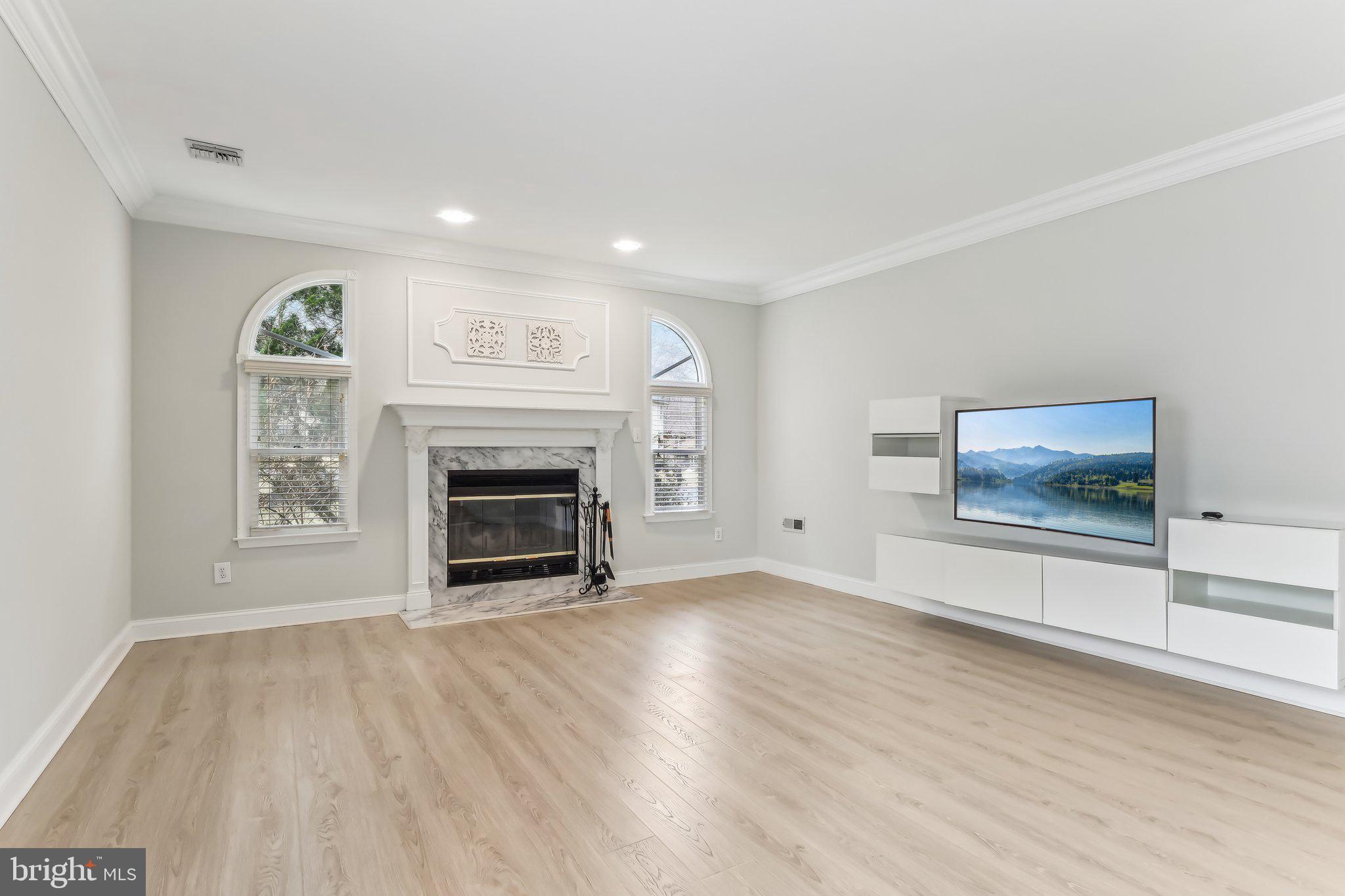 FRENCHMANS POINTE - Residential