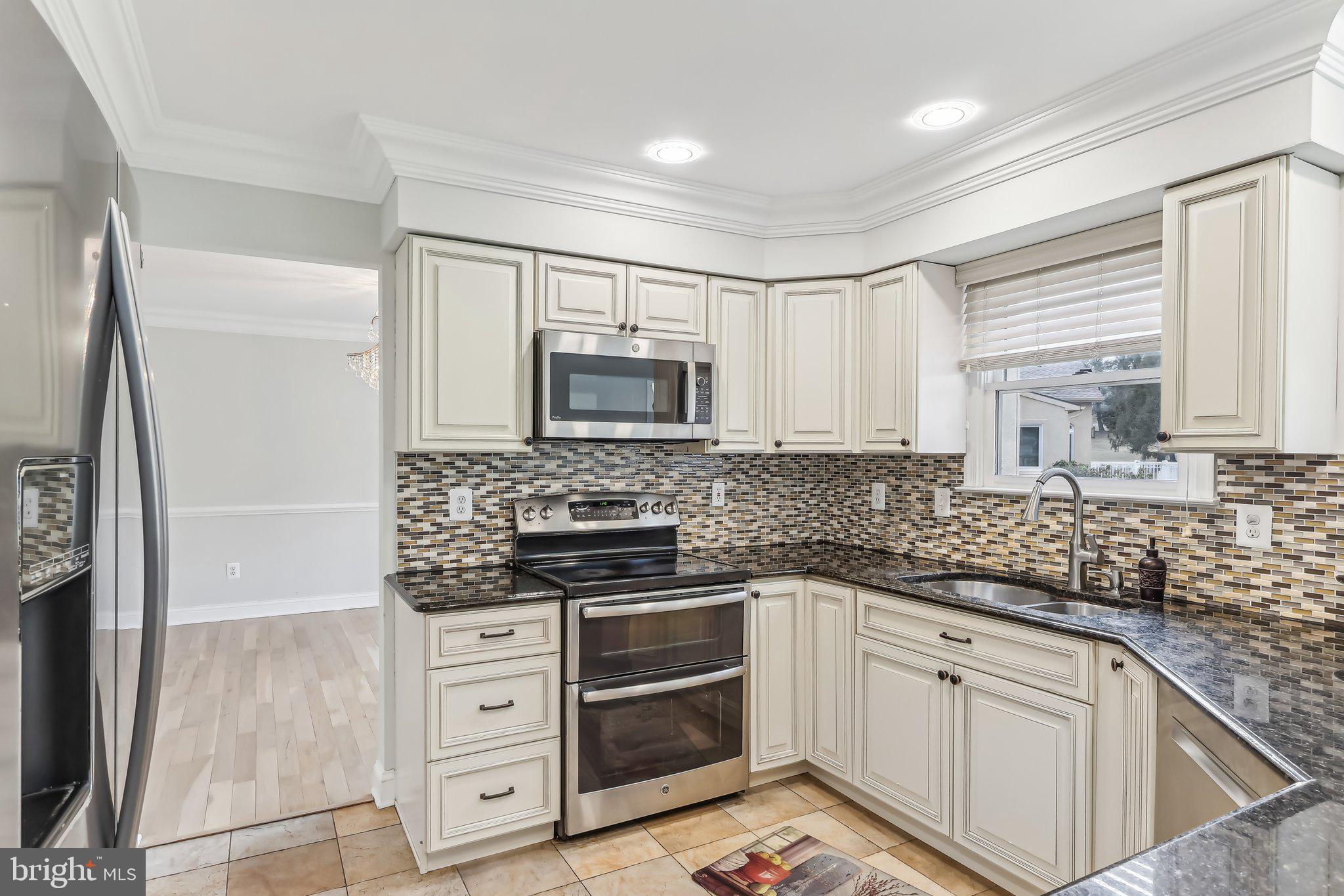 FRENCHMANS POINTE - Residential