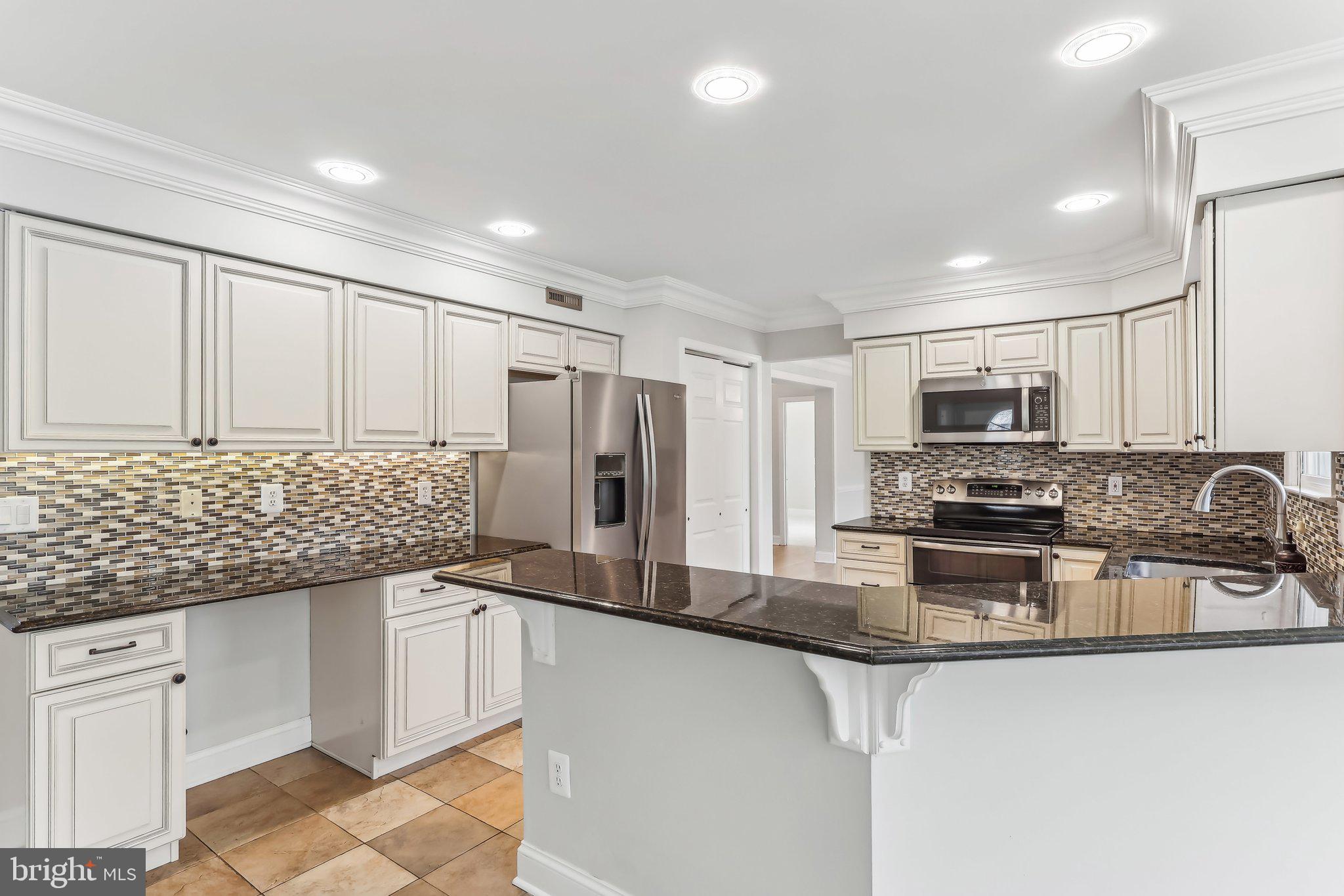 FRENCHMANS POINTE - Residential