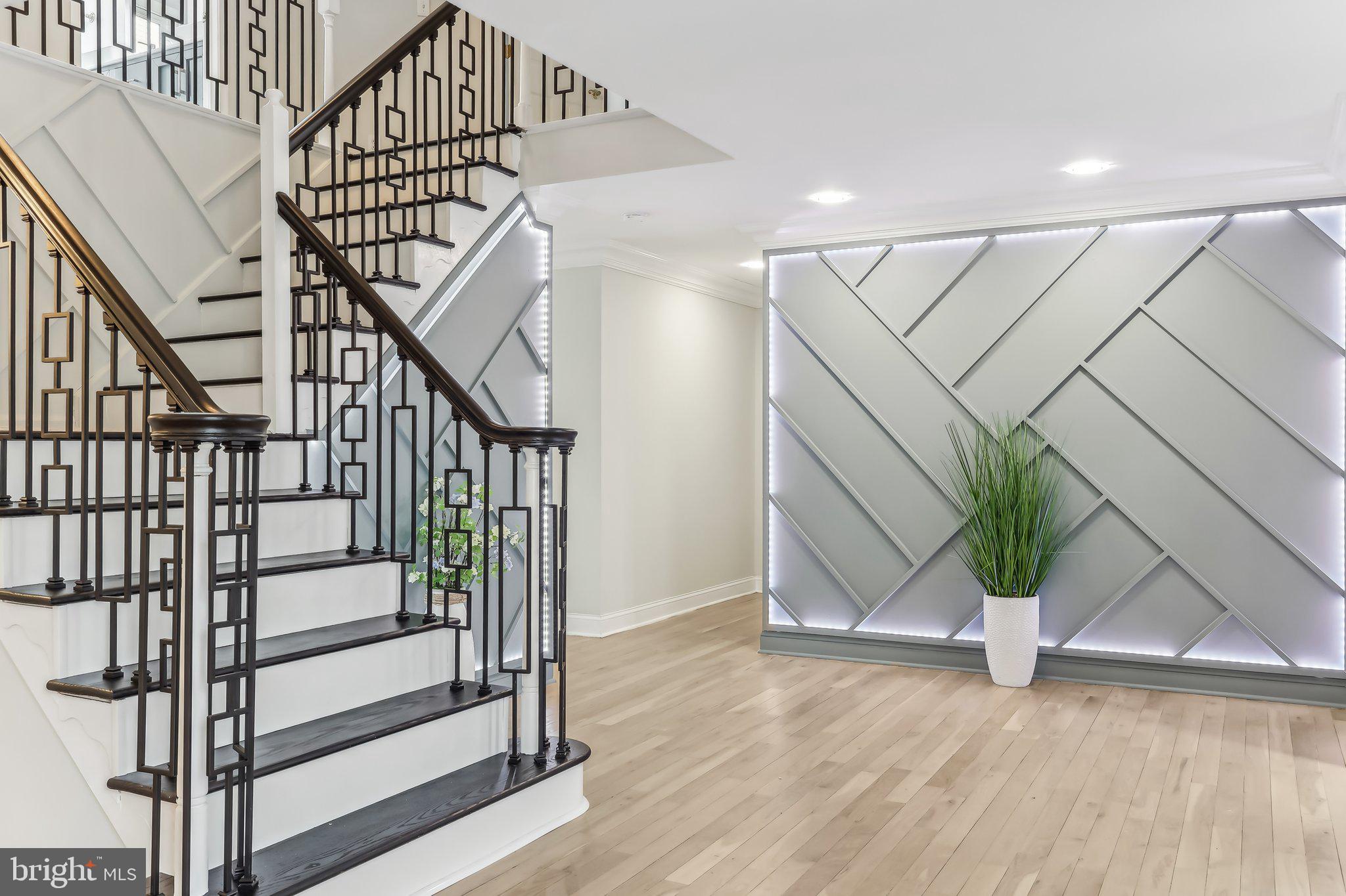 FRENCHMANS POINTE - Residential