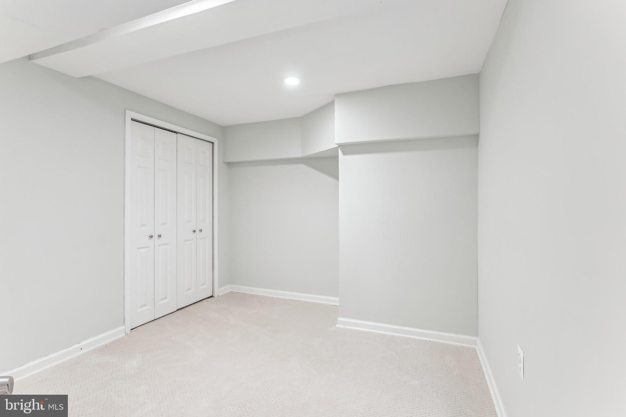 FRENCHMANS POINTE - Residential