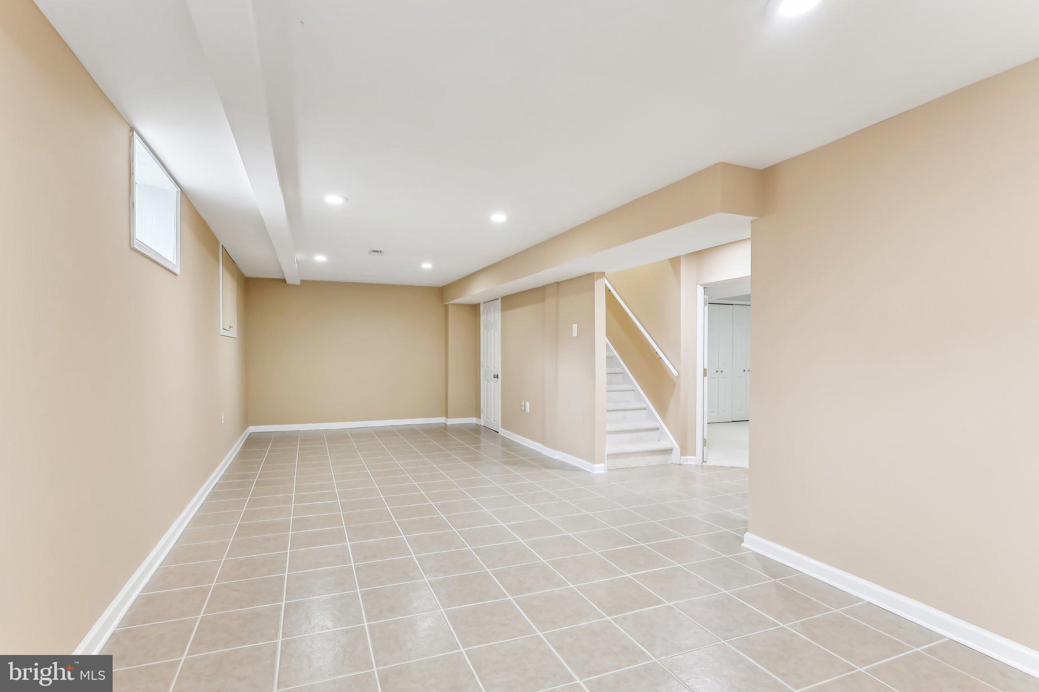 FRENCHMANS POINTE - Residential