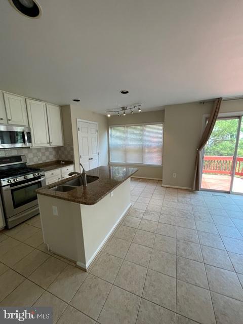 ISLAND CREEK - Residential Lease