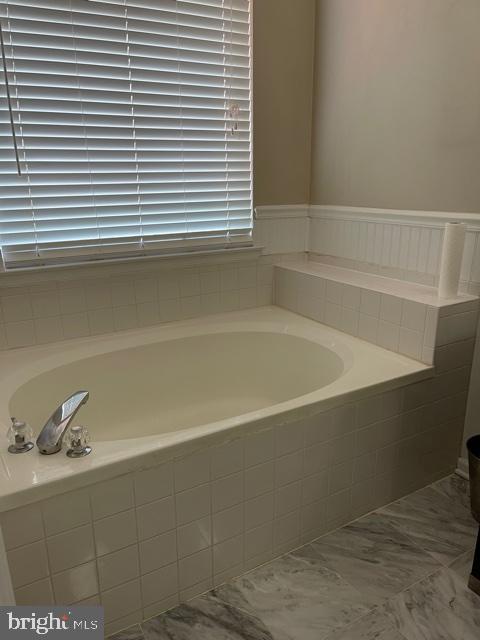 ISLAND CREEK - Residential Lease