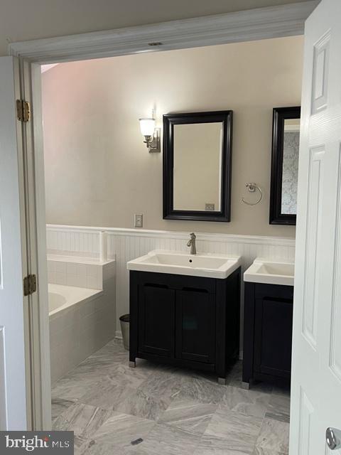 ISLAND CREEK - Residential Lease