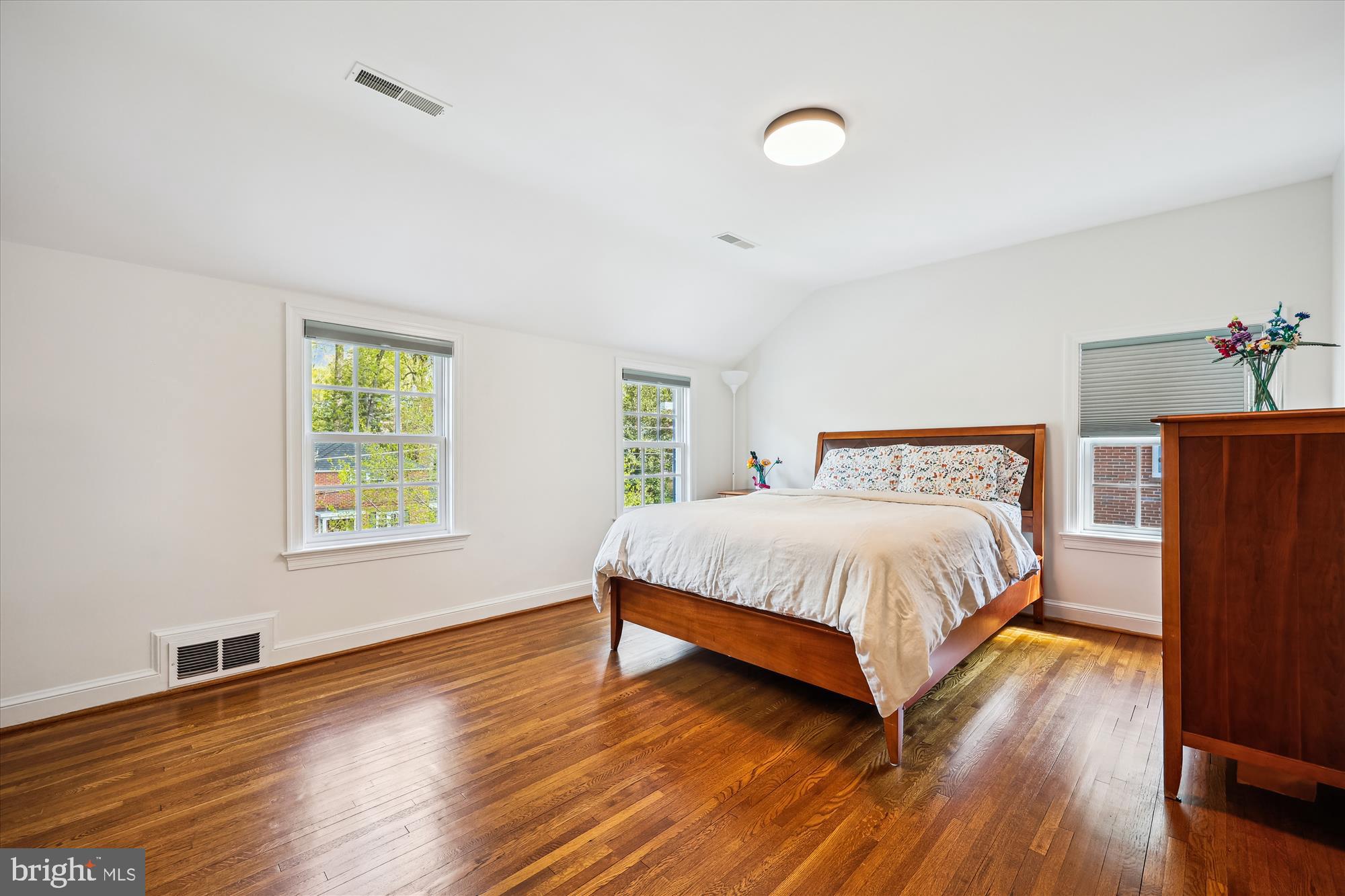 WOODACRES - Residential