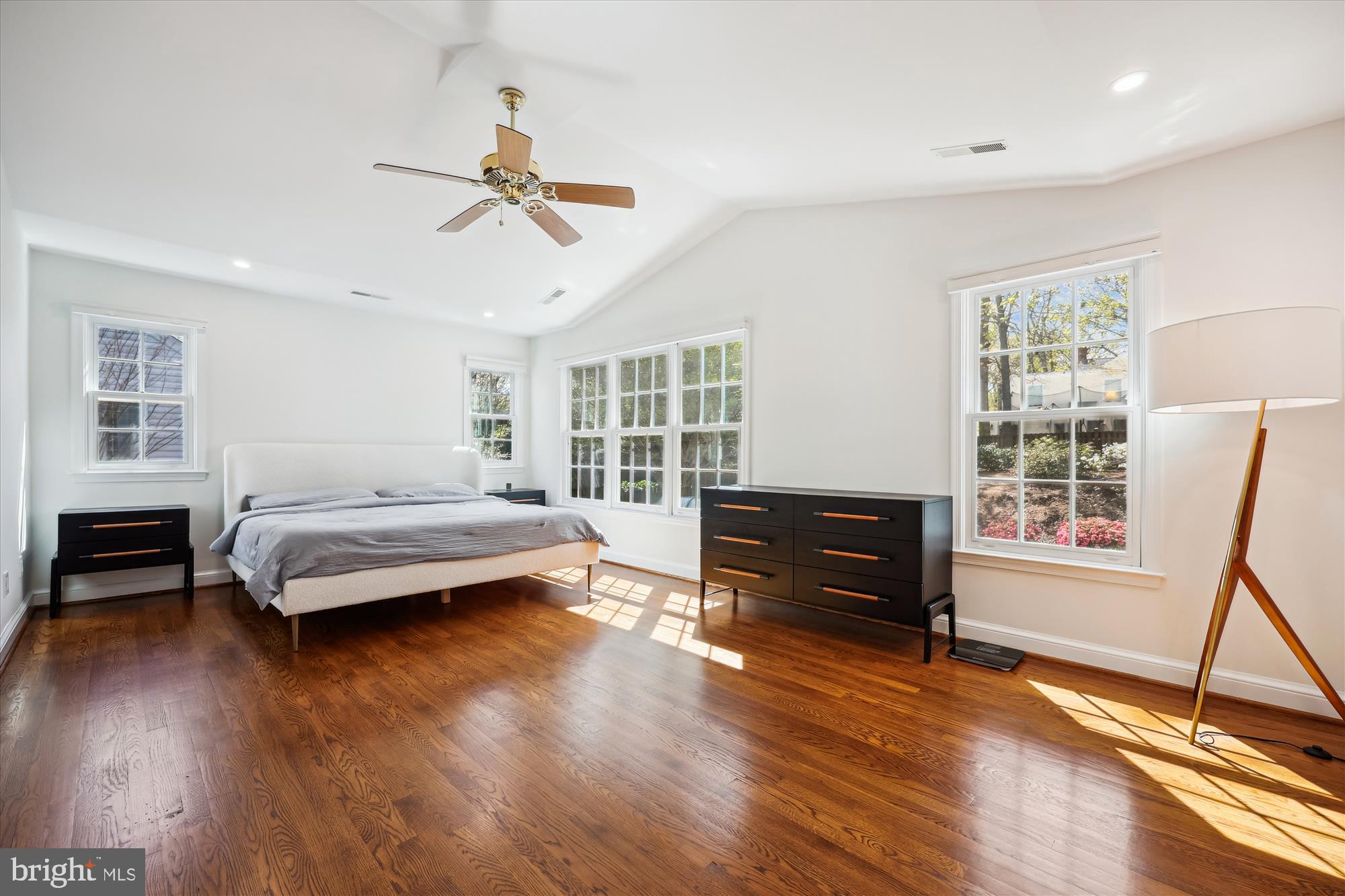 WOODACRES - Residential