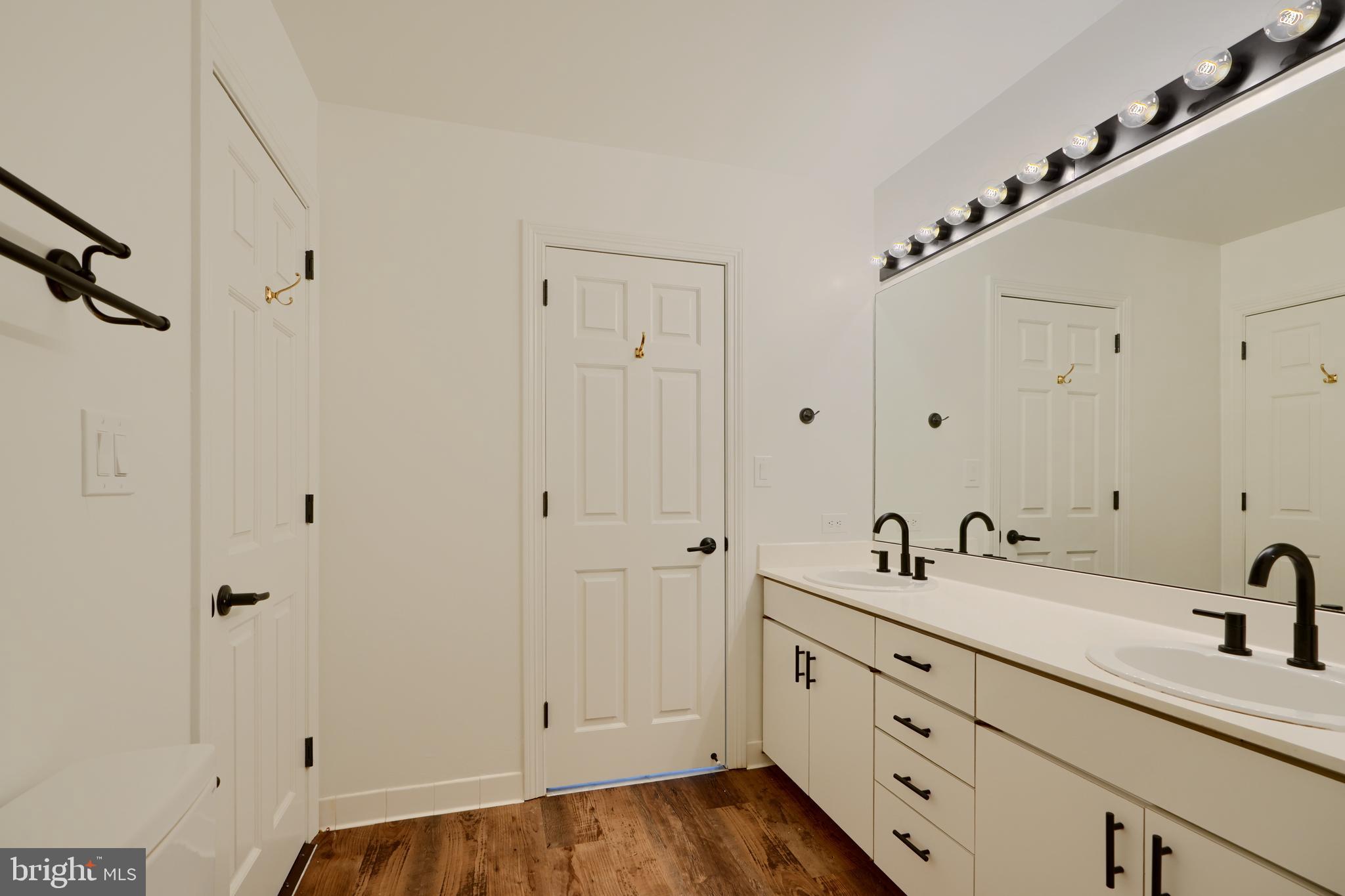 INNER HARBOR - Residential Lease