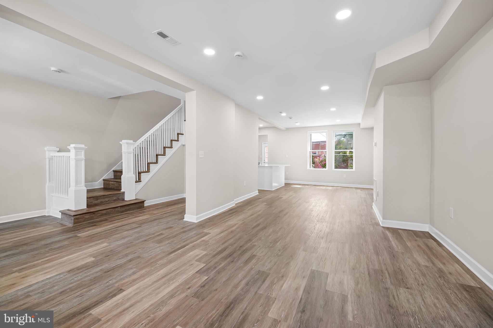2011 E 30TH STREET