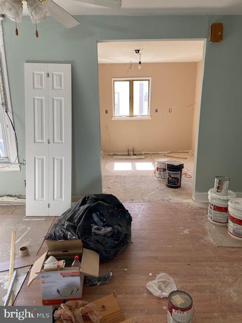 LAWNDALE - Residential