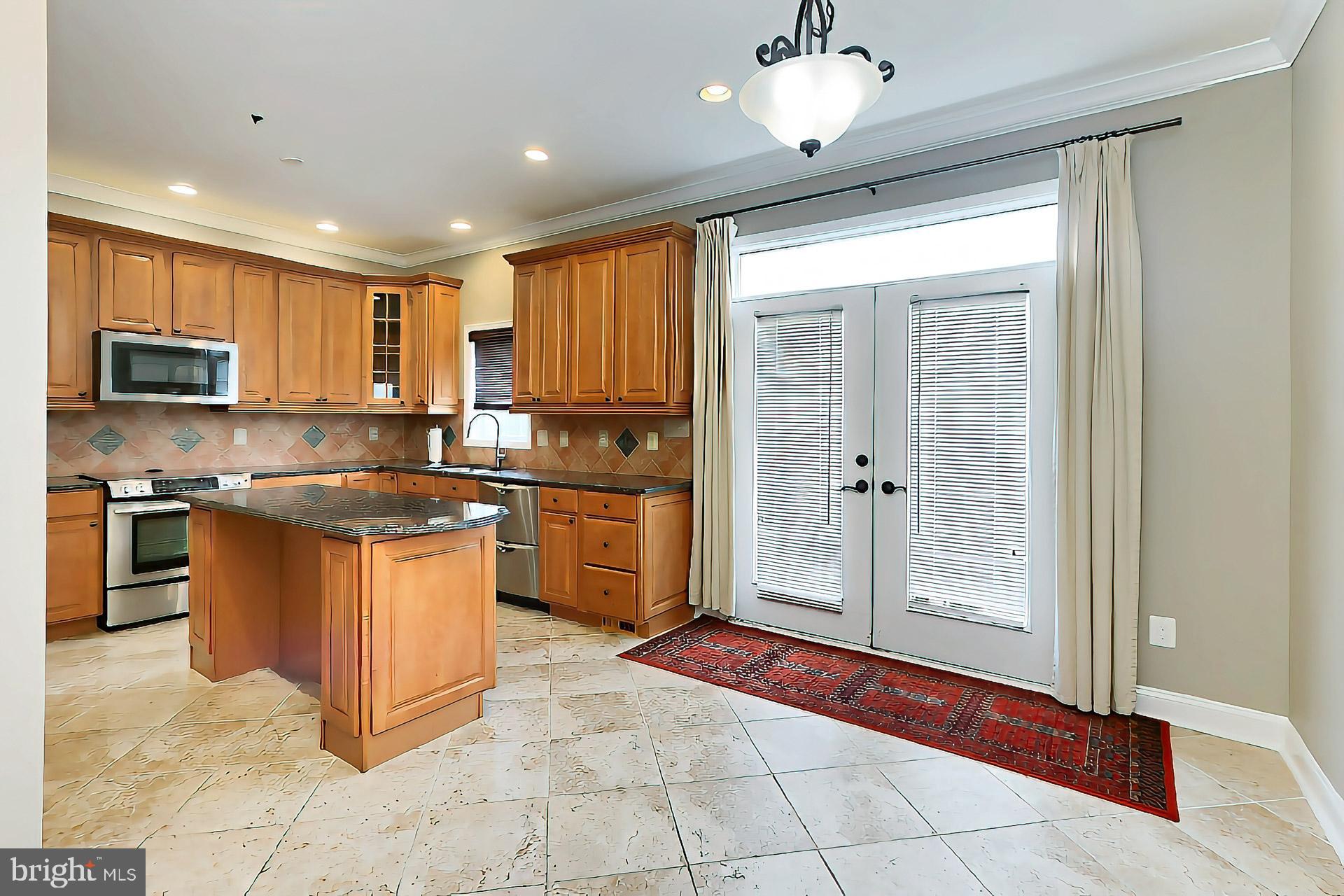 HIGHVIEW PARK - Residential Lease