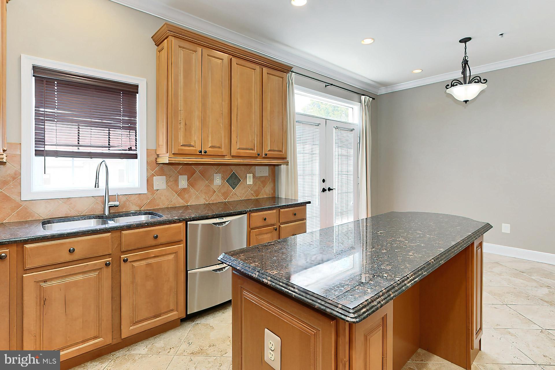 HIGHVIEW PARK - Residential Lease