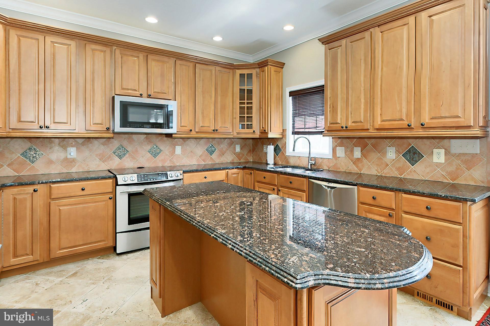 HIGHVIEW PARK - Residential Lease