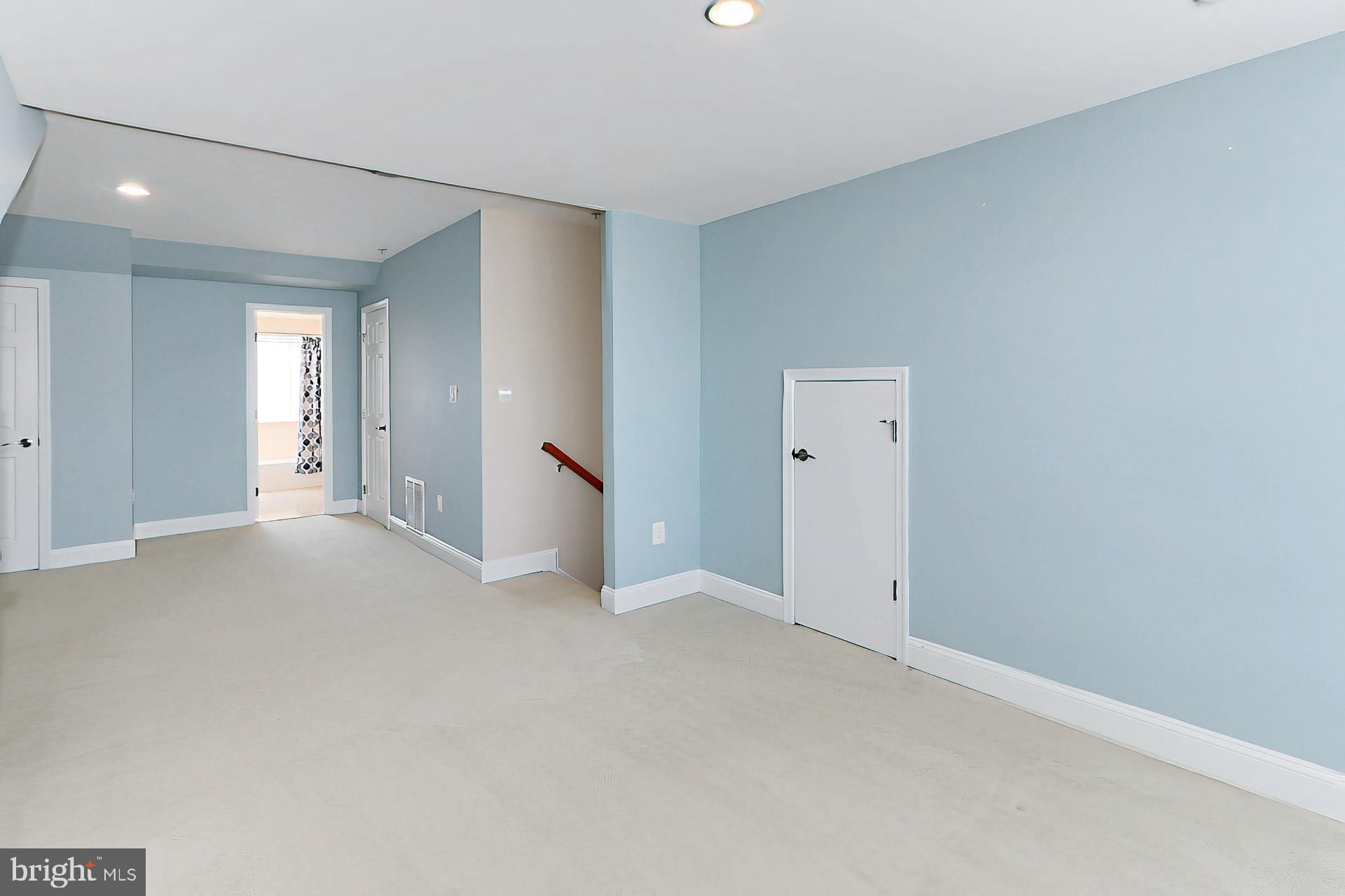 HIGHVIEW PARK - Residential Lease