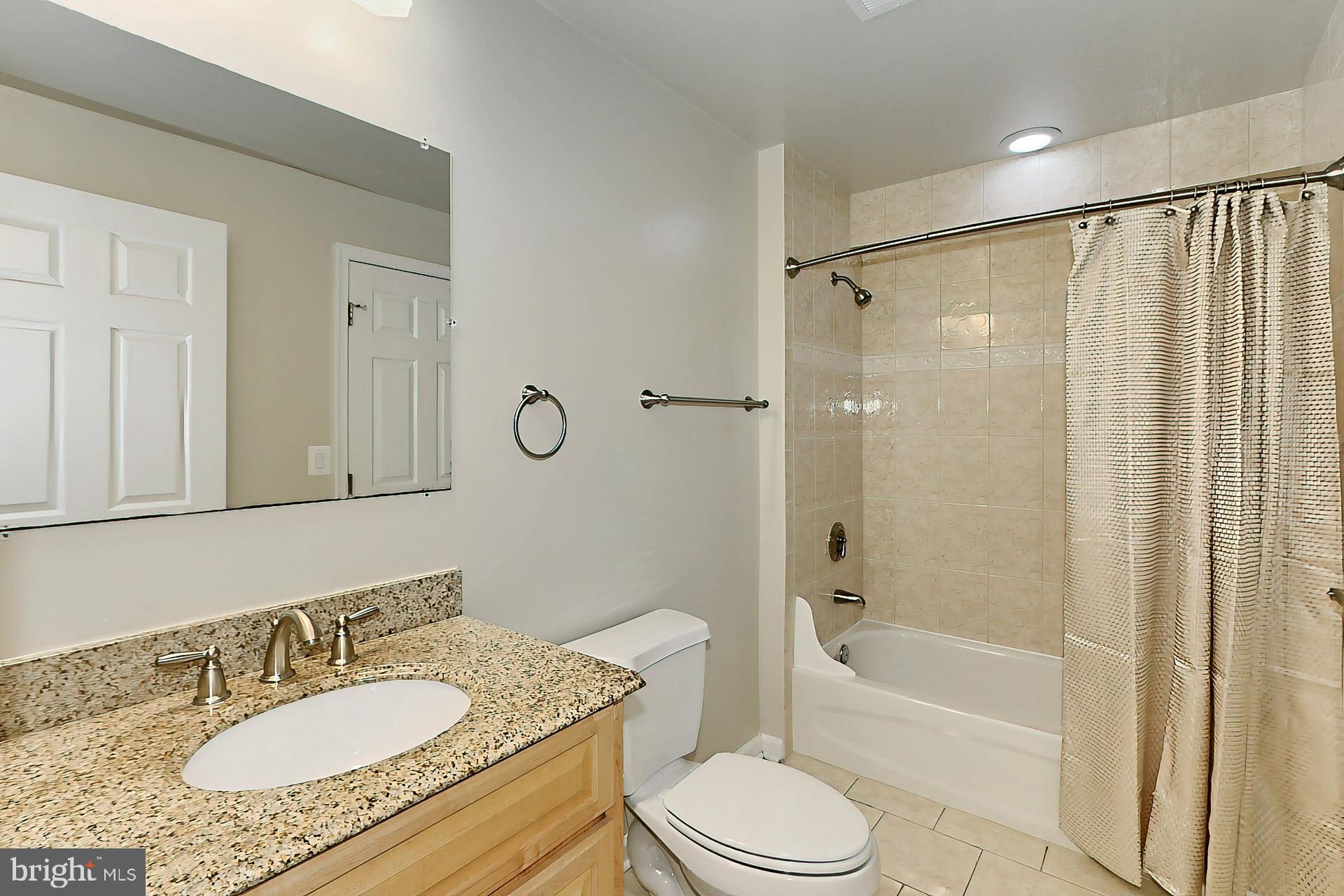 HIGHVIEW PARK - Residential Lease