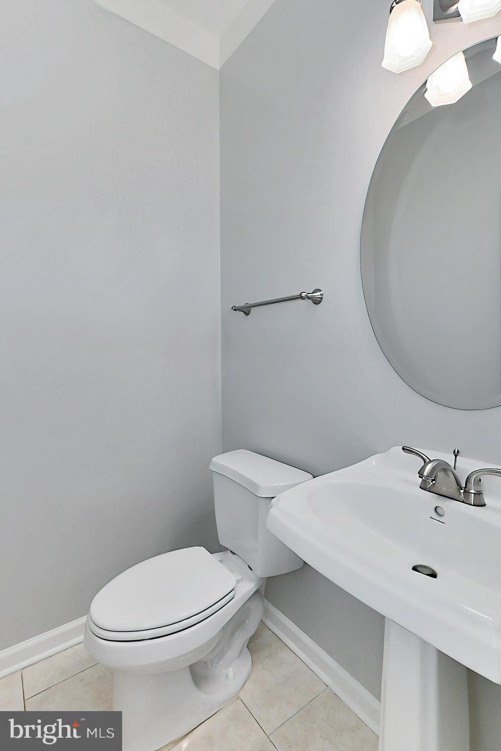 HIGHVIEW PARK - Residential Lease