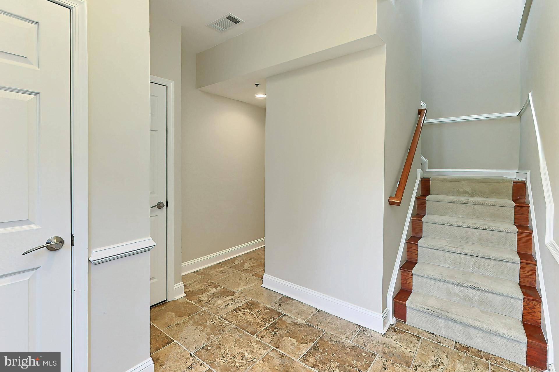 HIGHVIEW PARK - Residential Lease