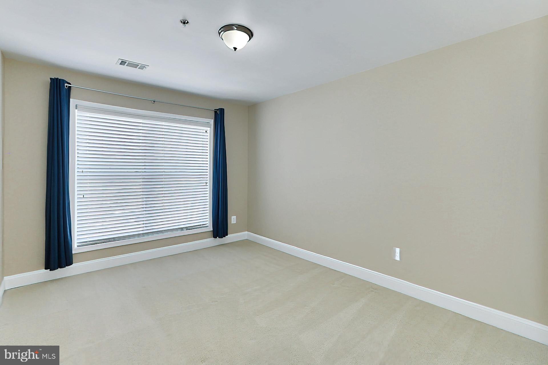 HIGHVIEW PARK - Residential Lease