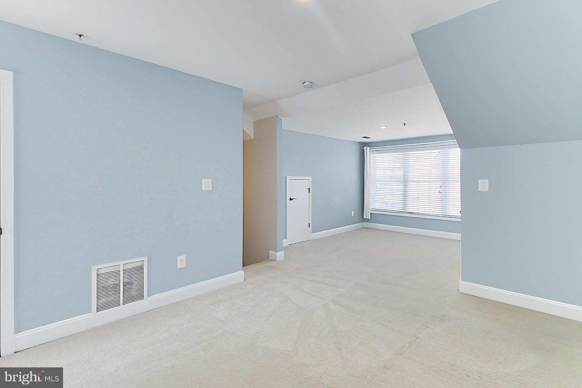 HIGHVIEW PARK - Residential Lease