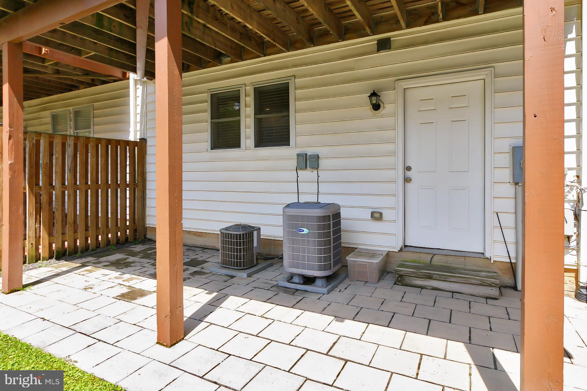 HIGHVIEW PARK - Residential Lease