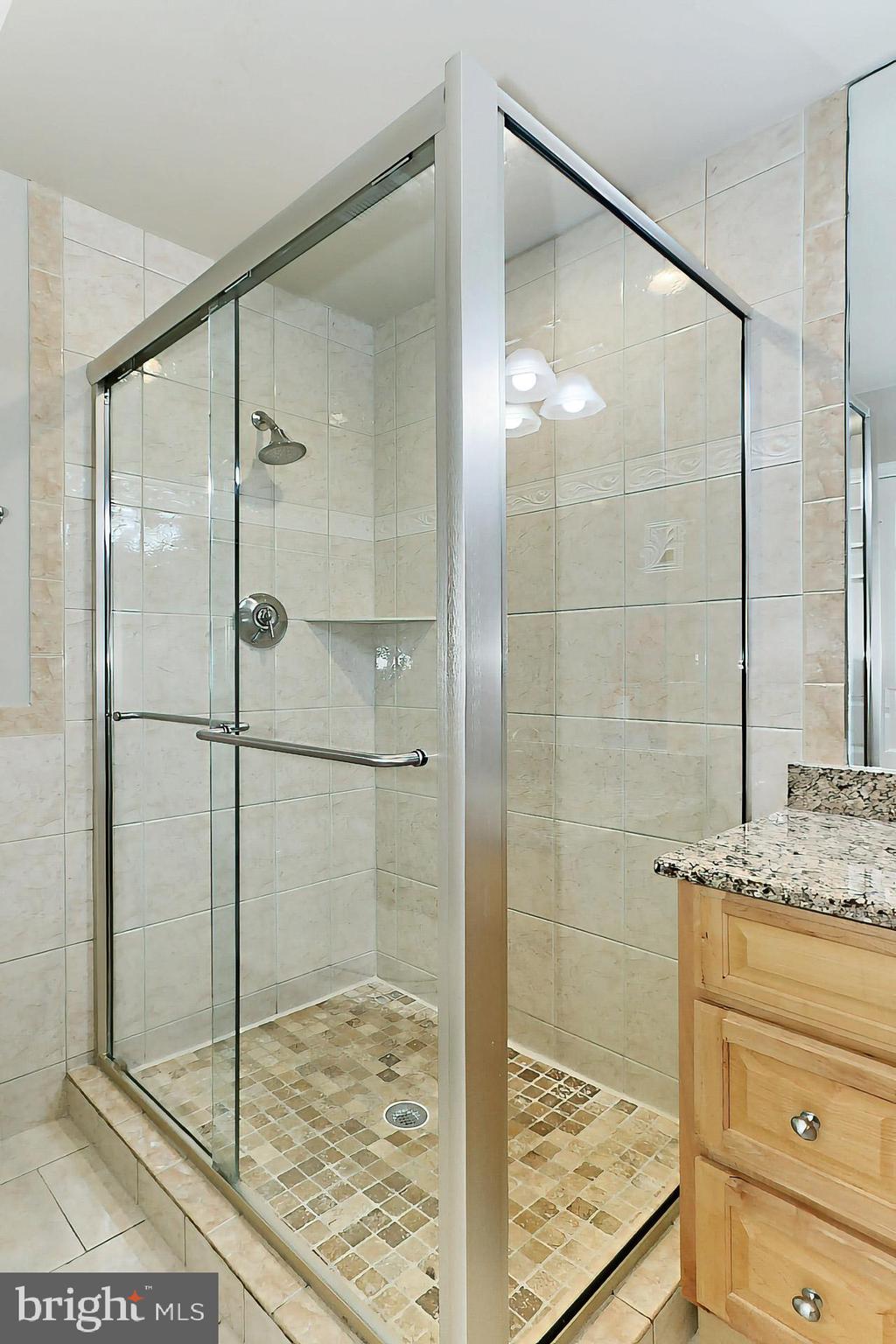 HIGHVIEW PARK - Residential Lease