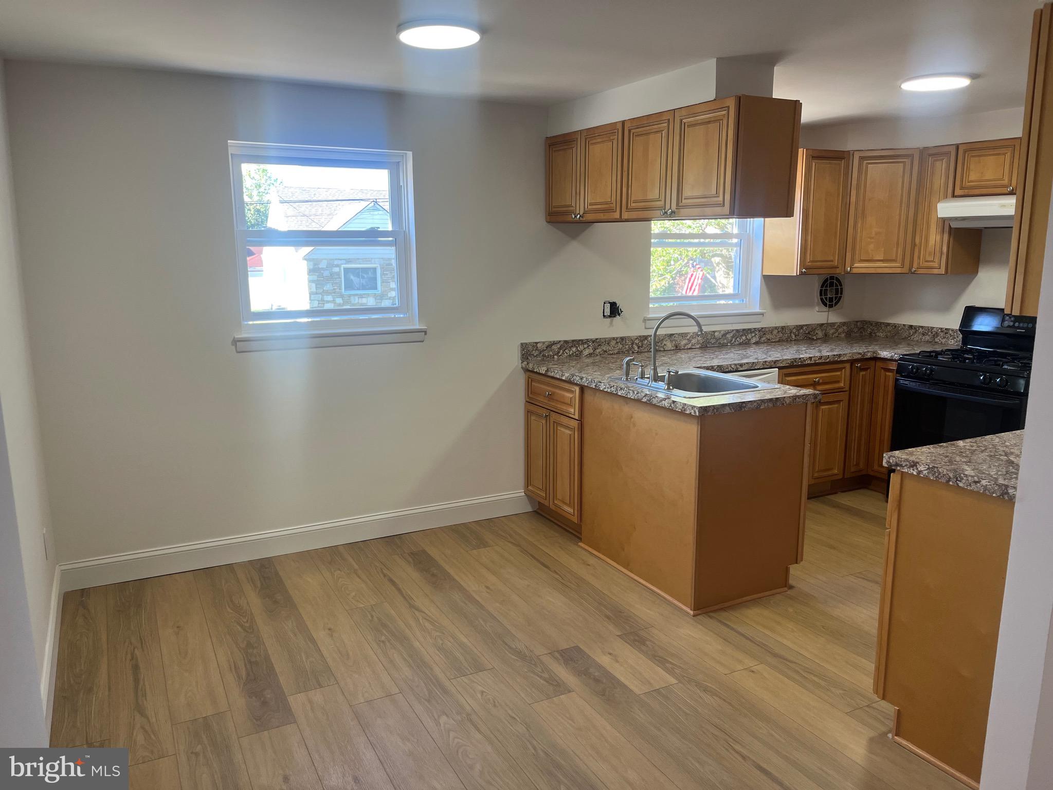 FOX CHASE - Residential