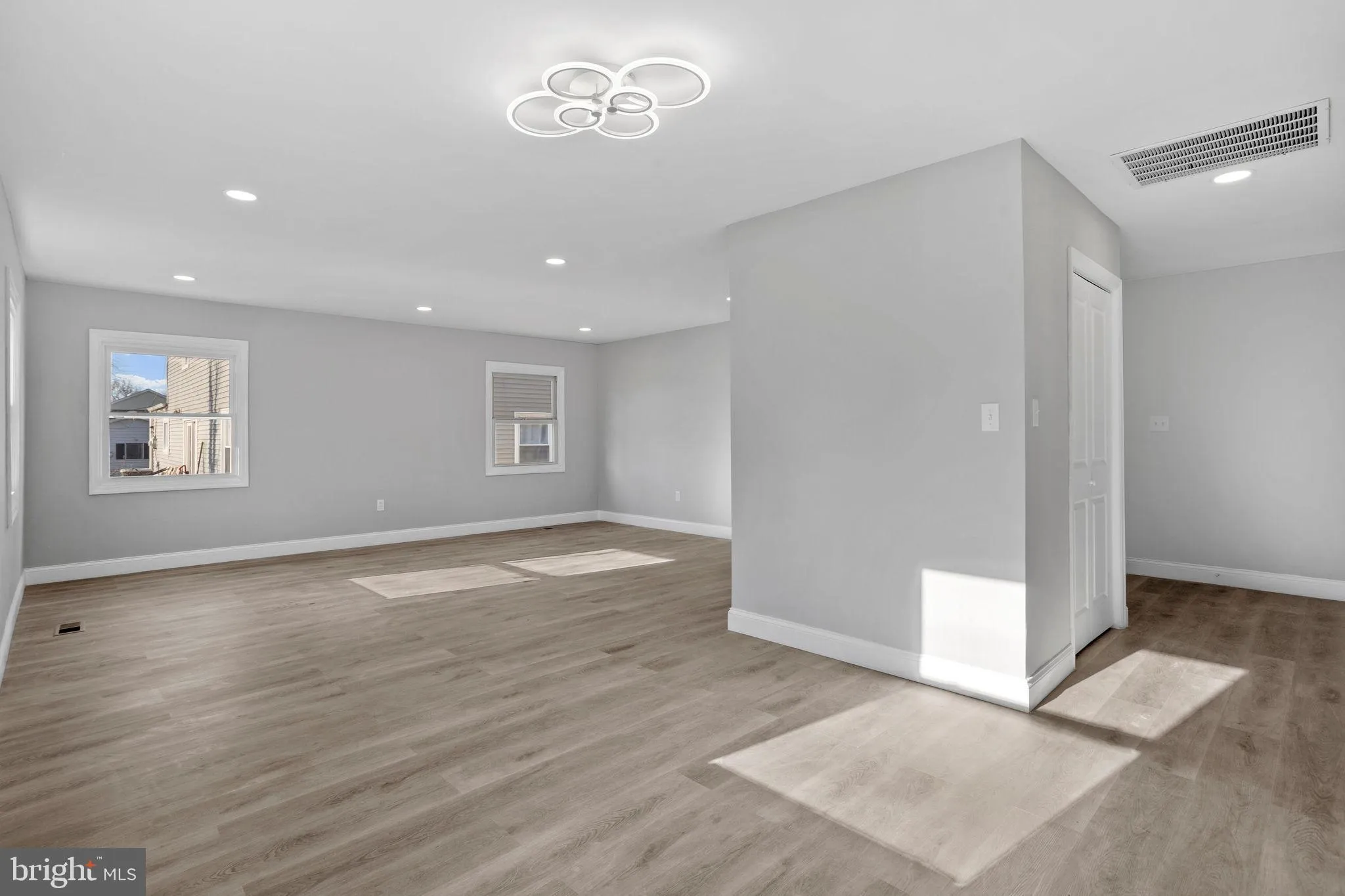 Willingboro, New Jersey 08046, United States, 3 Bedrooms Bedrooms, ,2 BathroomsBathrooms,Residential,Pending,106683