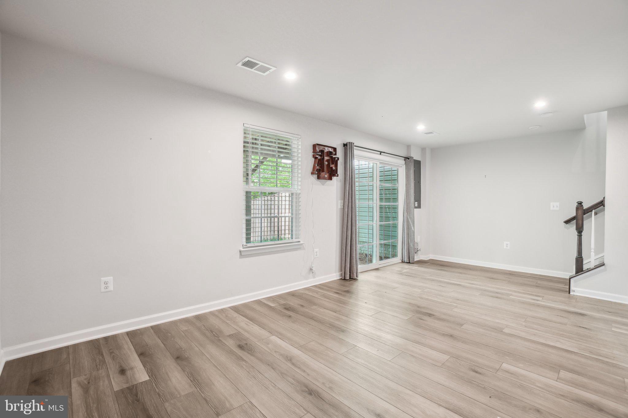 GEORGETOWN PARK - Residential Lease