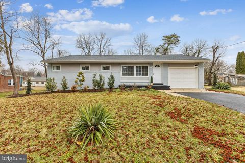 Homes For Sale - 6012 Griffith Drive<br/> SUITLAND, MD 20746