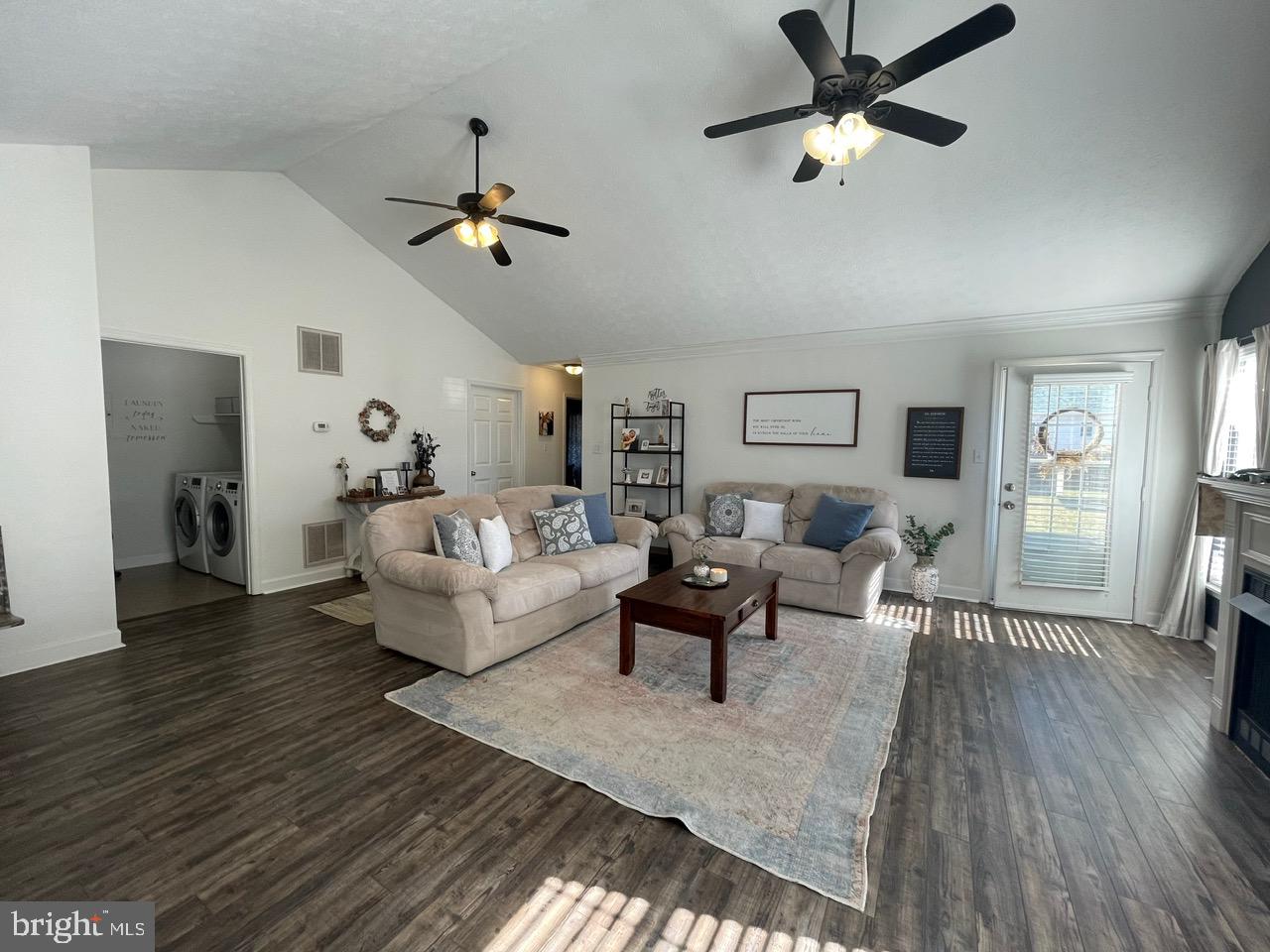 THE SHERRY YEAKLE - Residential