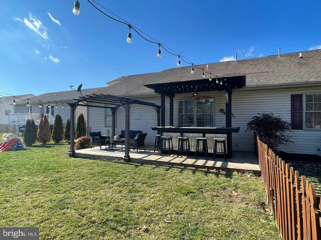 THE SHERRY YEAKLE - Residential
