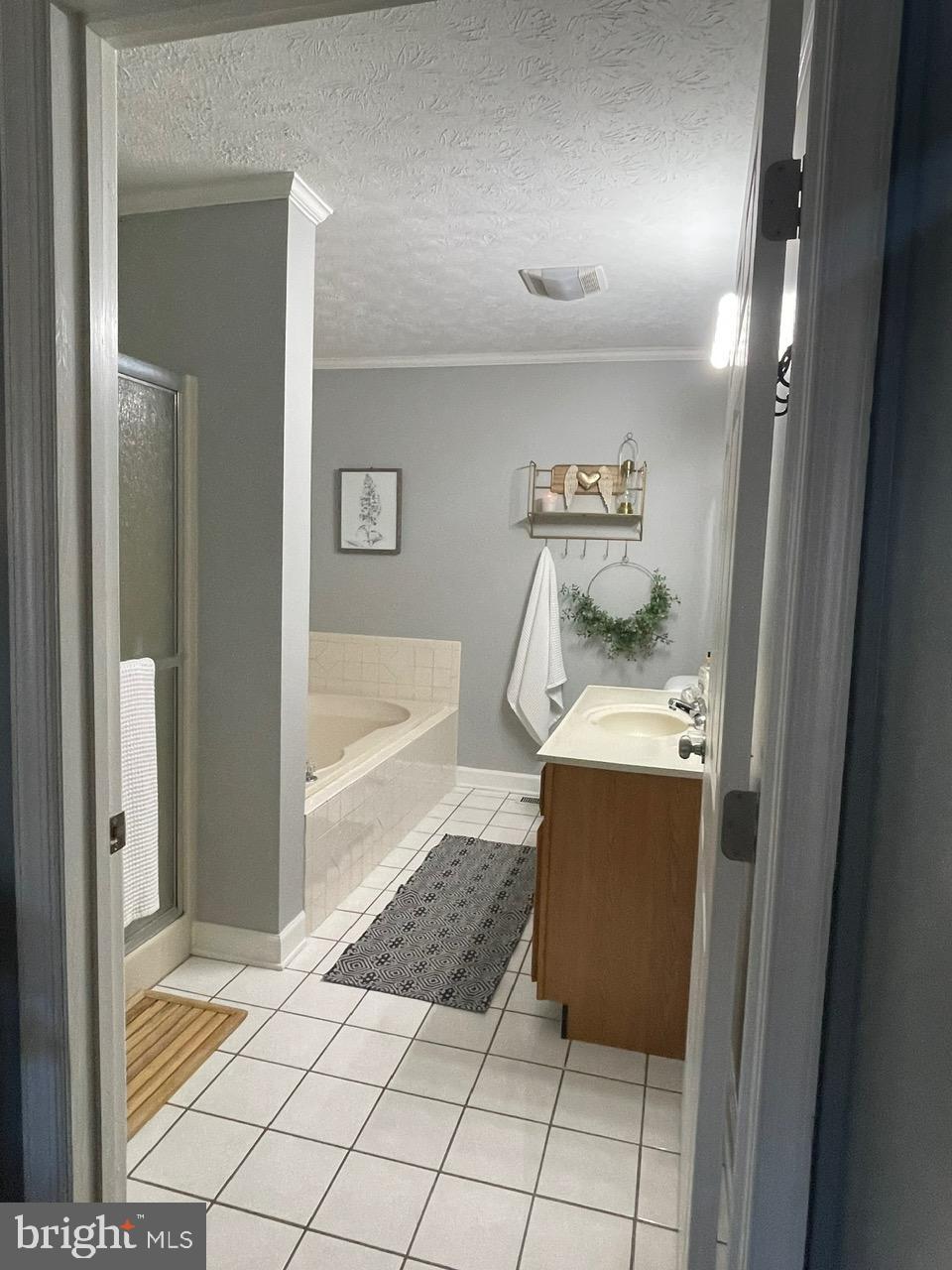 THE SHERRY YEAKLE - Residential