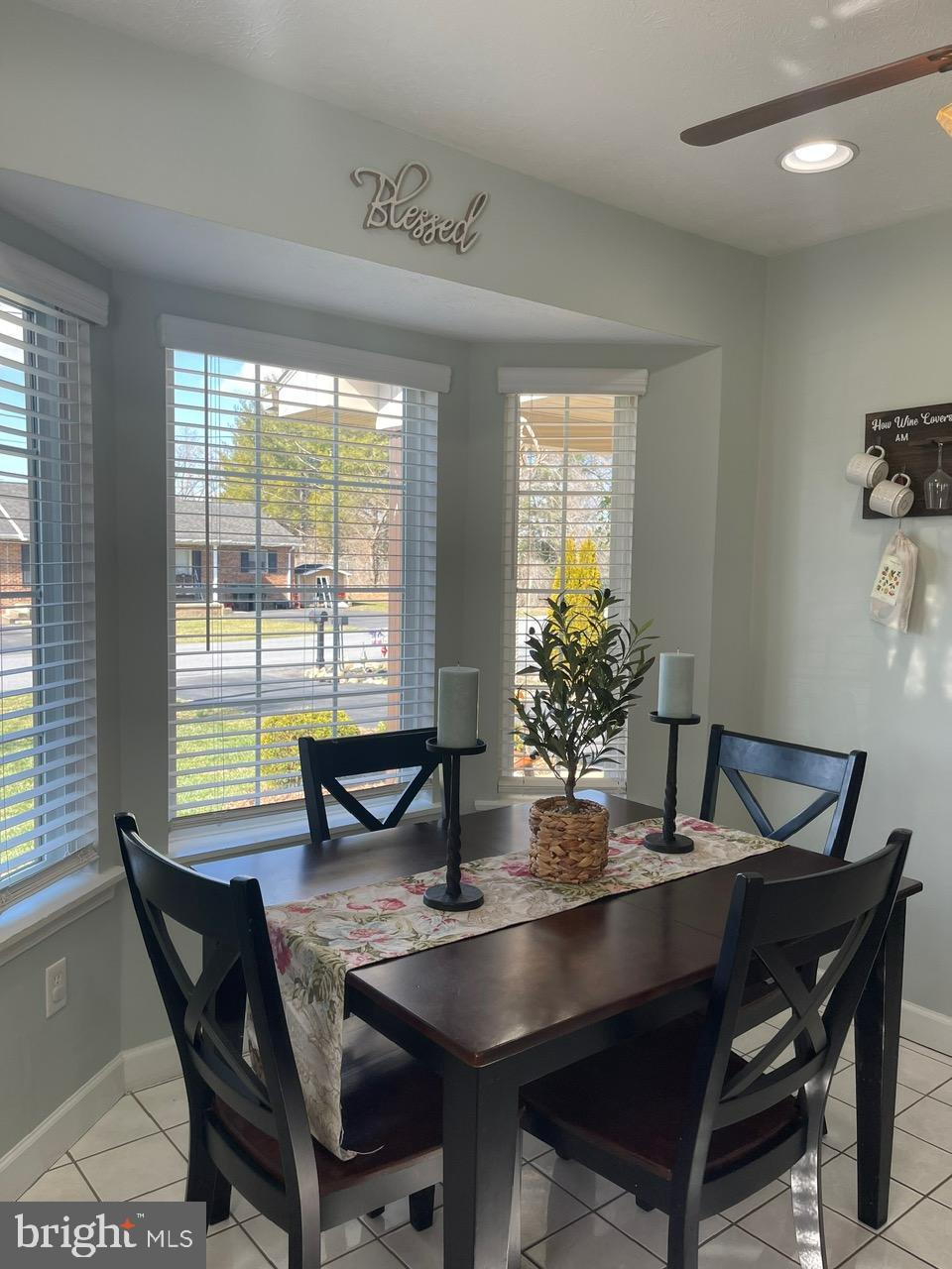 THE SHERRY YEAKLE - Residential