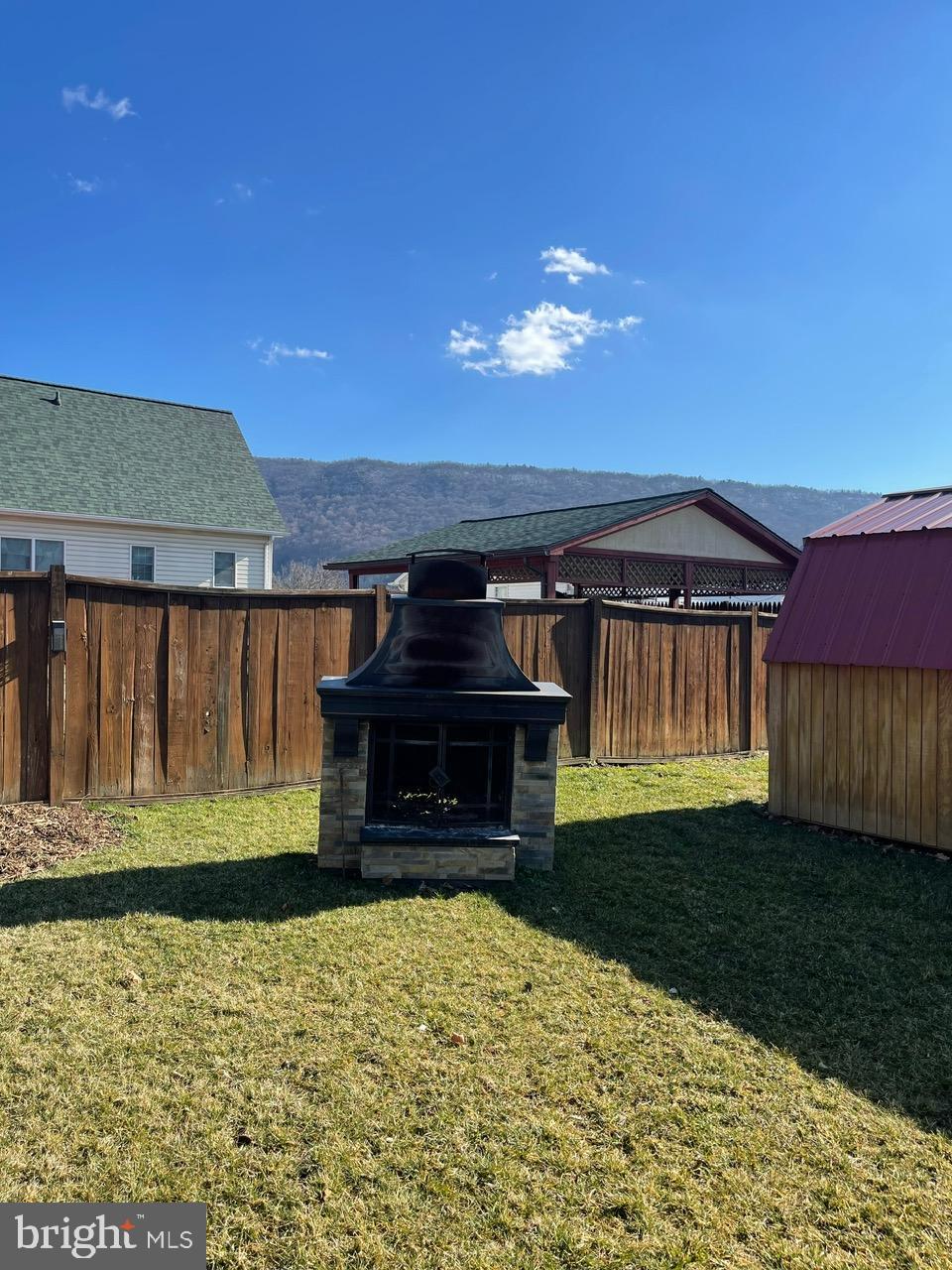 THE SHERRY YEAKLE - Residential