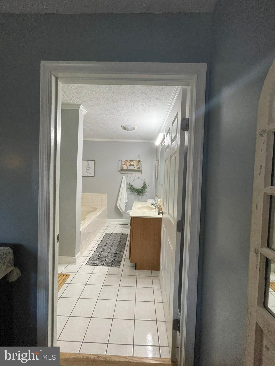THE SHERRY YEAKLE - Residential