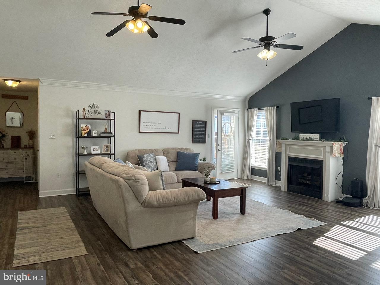 THE SHERRY YEAKLE - Residential