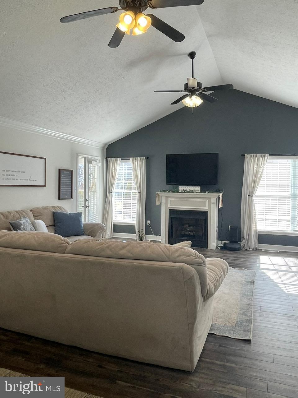 THE SHERRY YEAKLE - Residential