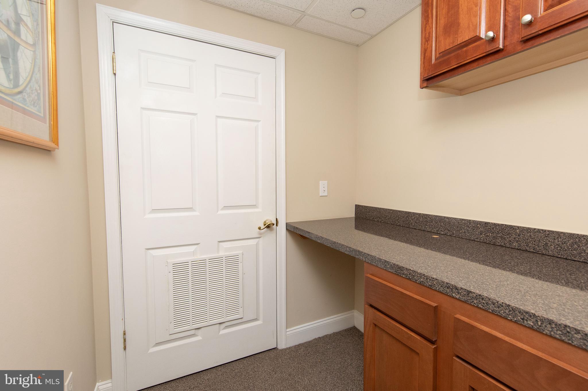 ANDORRA WOODS - Commercial Lease