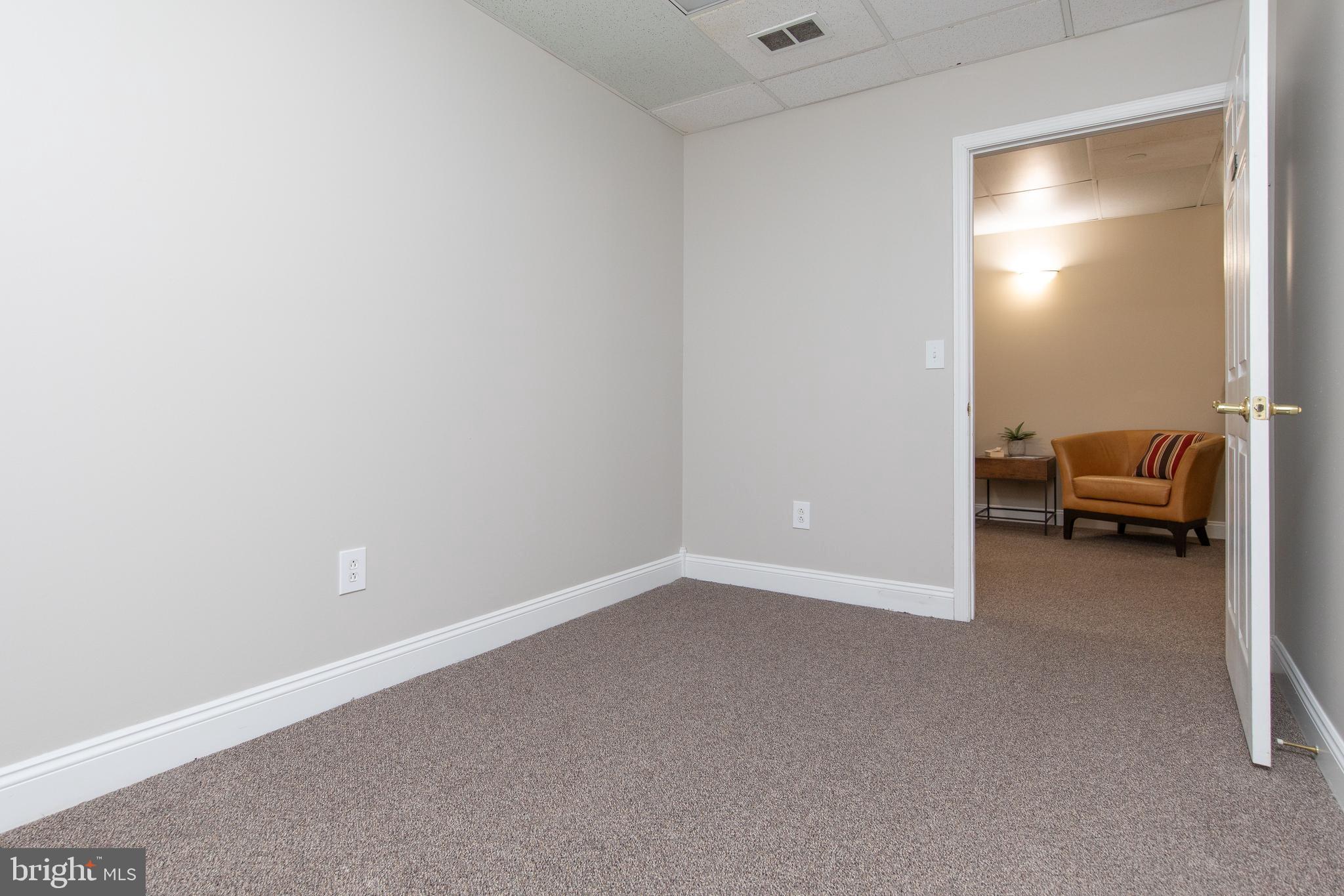 ANDORRA WOODS - Commercial Lease