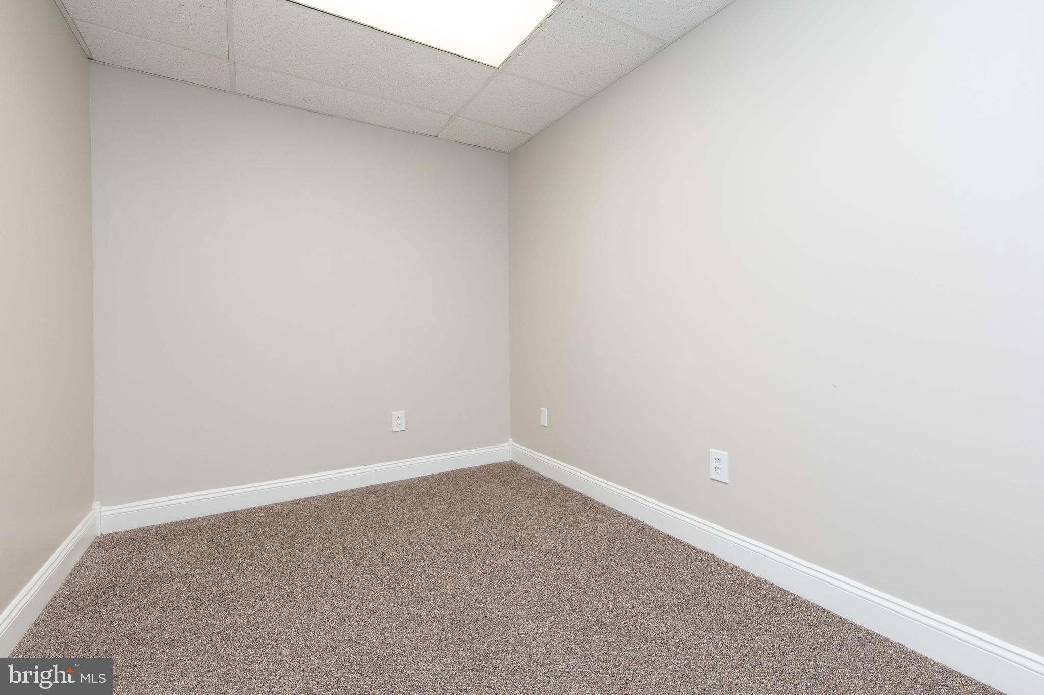 ANDORRA WOODS - Commercial Lease