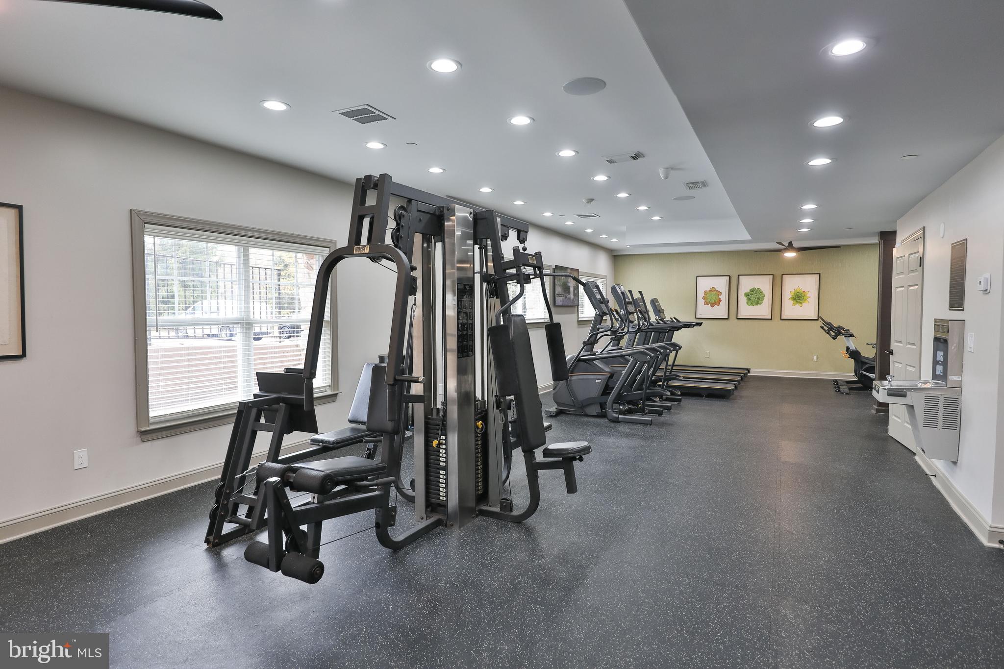 ANDORRA WOODS - Commercial Lease