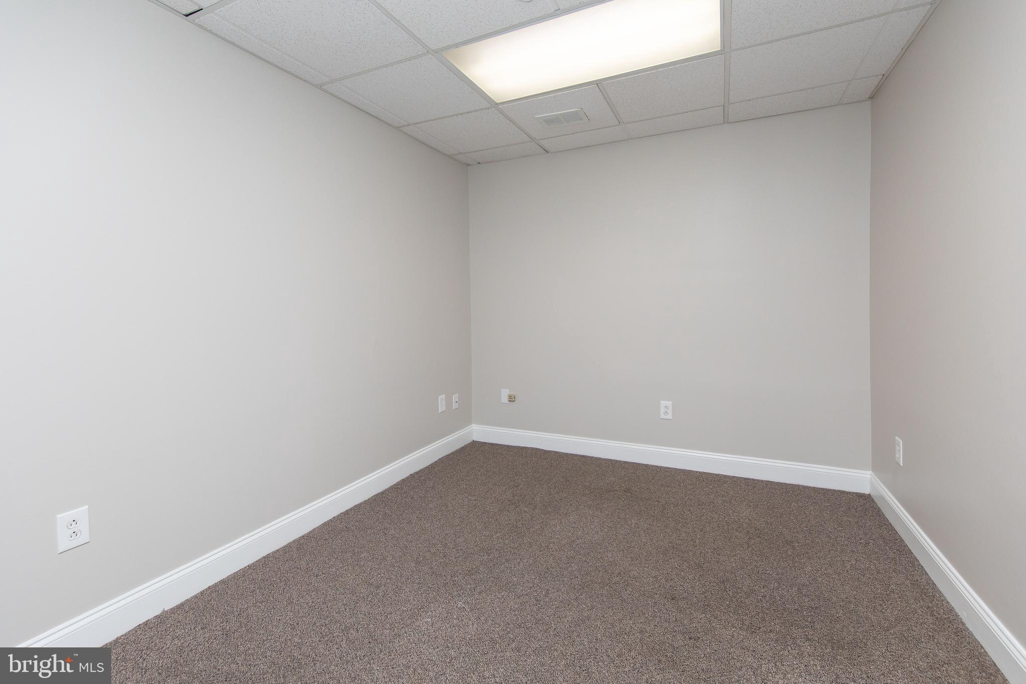 ANDORRA WOODS - Commercial Lease