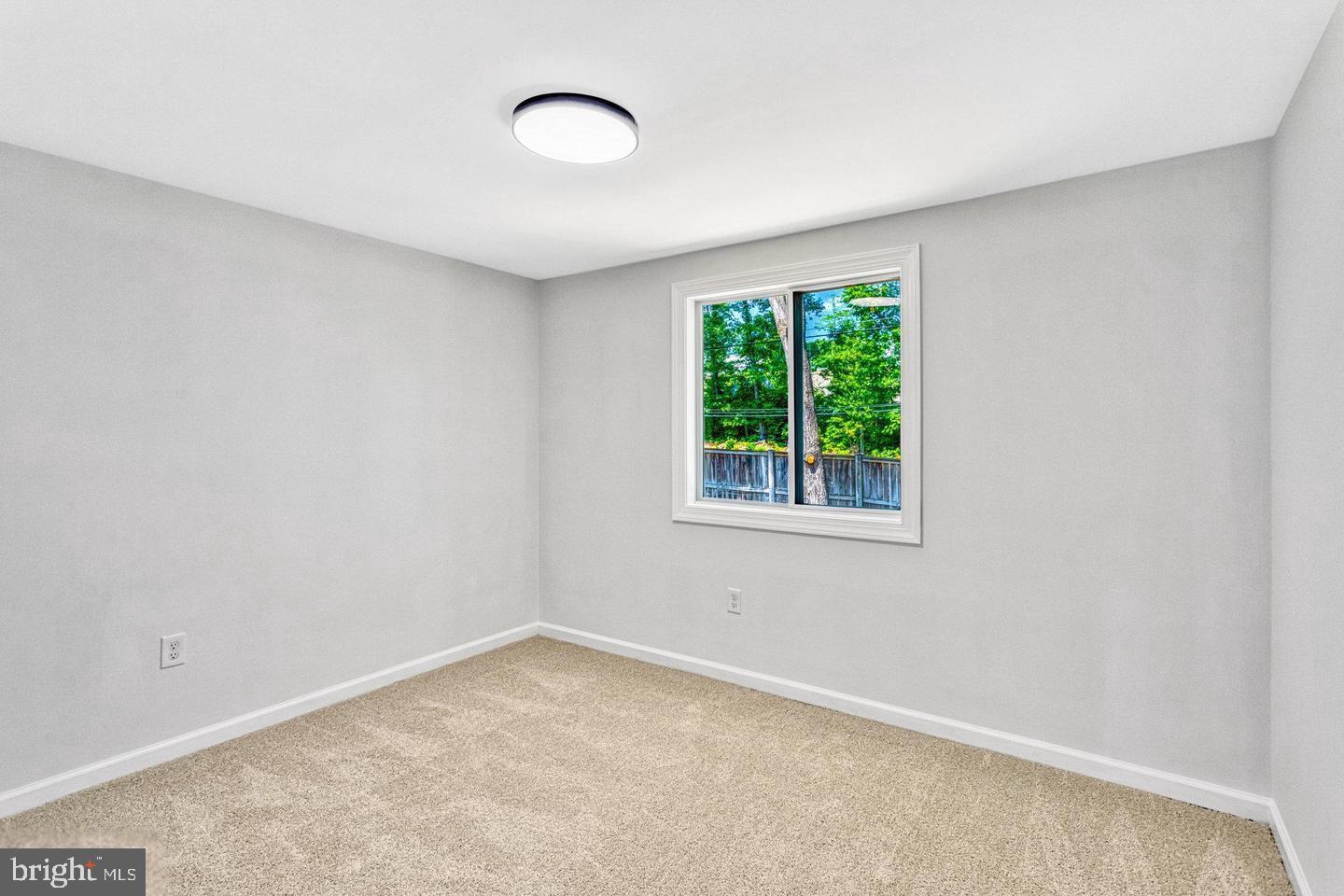 NEWPORT - Residential Lease