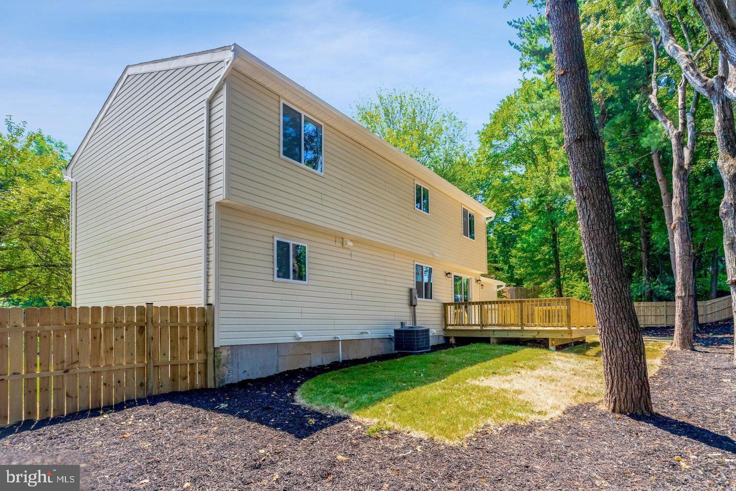 NEWPORT - Residential Lease