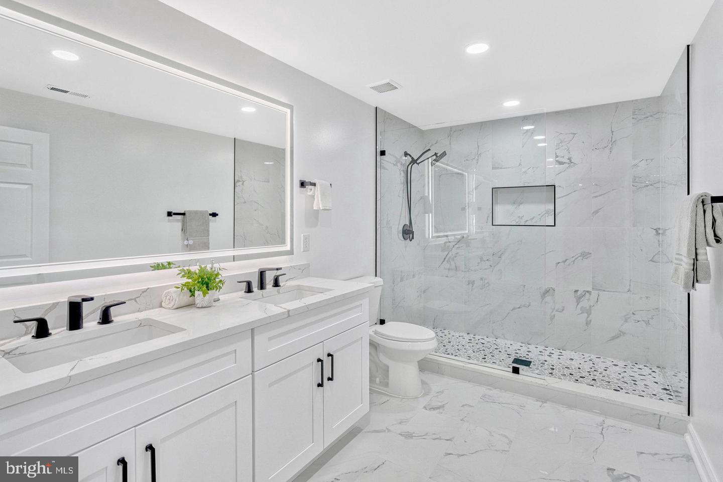 NEWPORT - Residential Lease