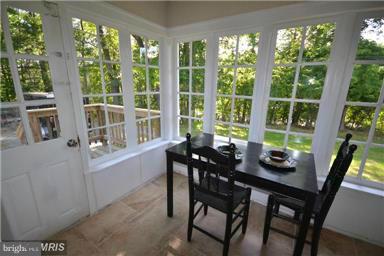 SUNNYSIDE - Residential Lease