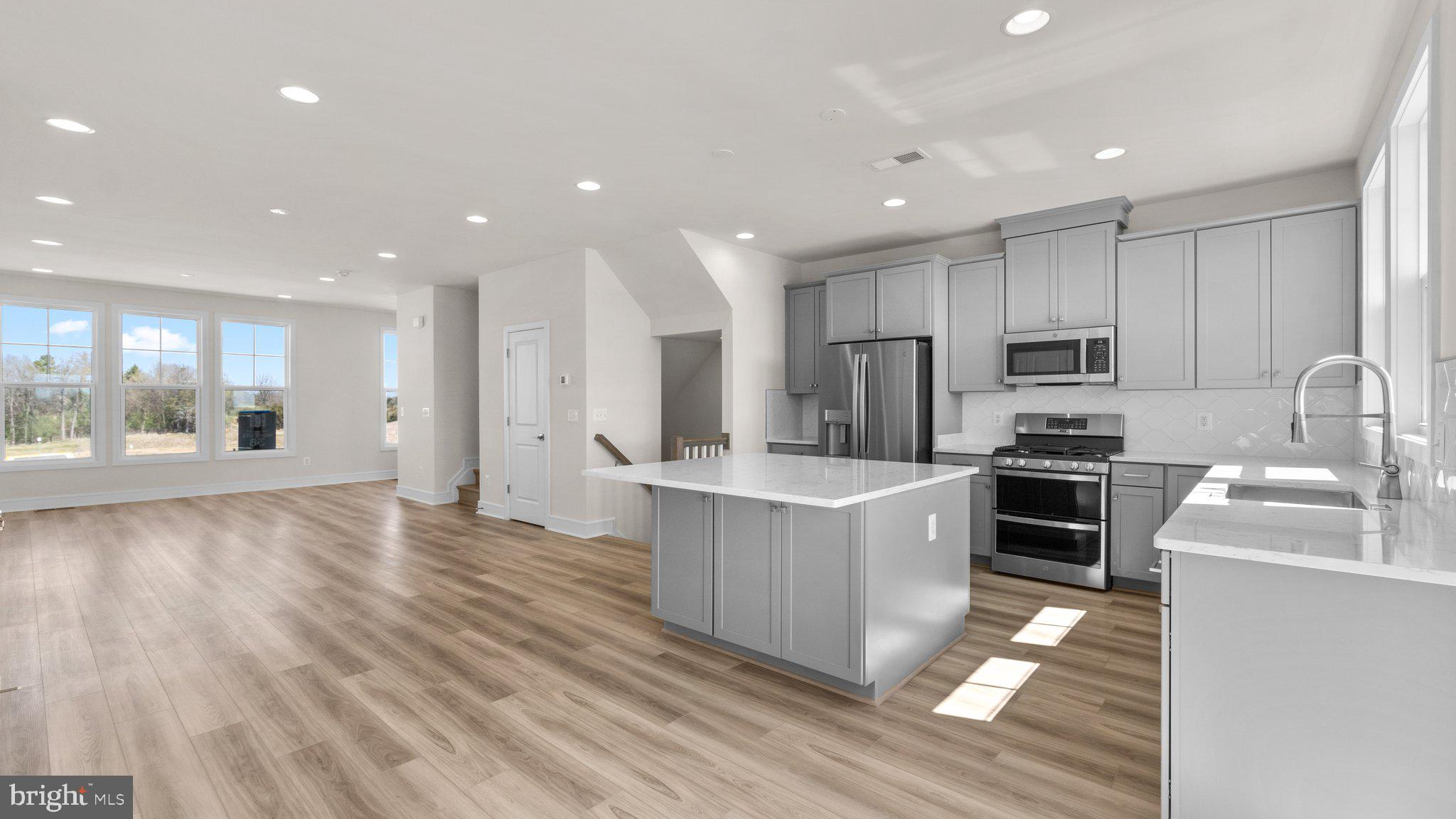 LAKE FREDERICK - Residential