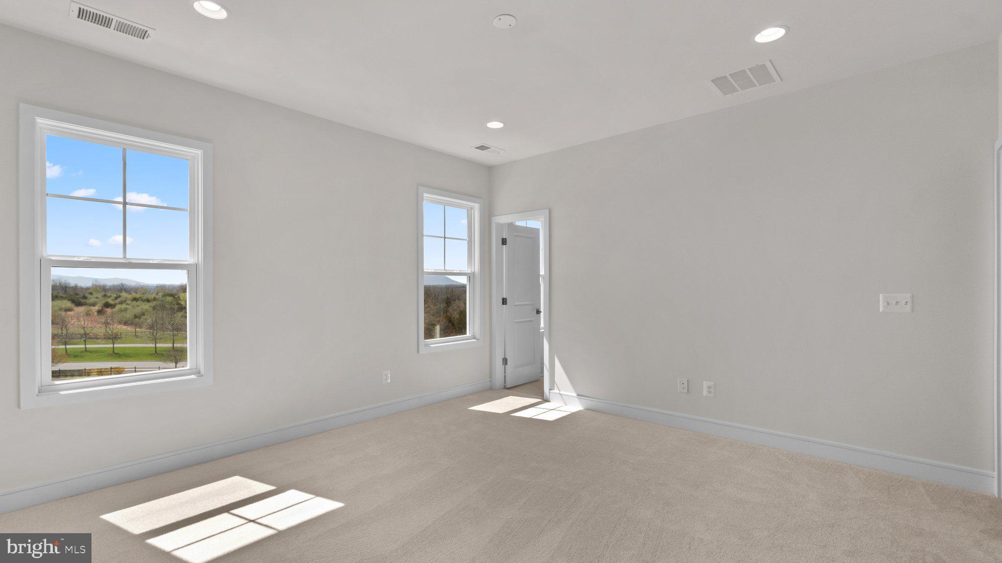 LAKE FREDERICK - Residential